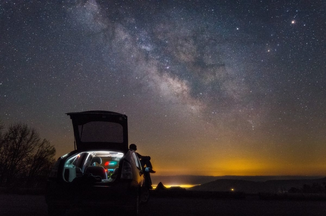 Highland Scenic Highway at Night Best East Coast stargazing — West Virginia, USA.
