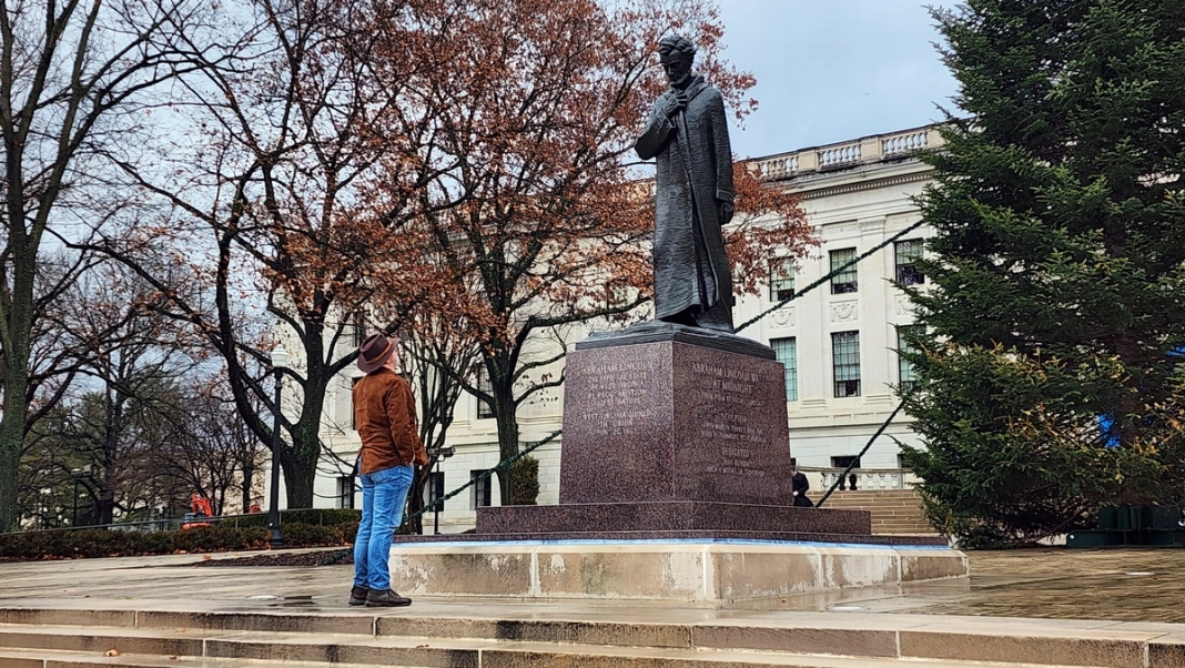 Abraham Lincoln Walks at Midnight Abraham Lincoln Walks At Midnight in West Virginia