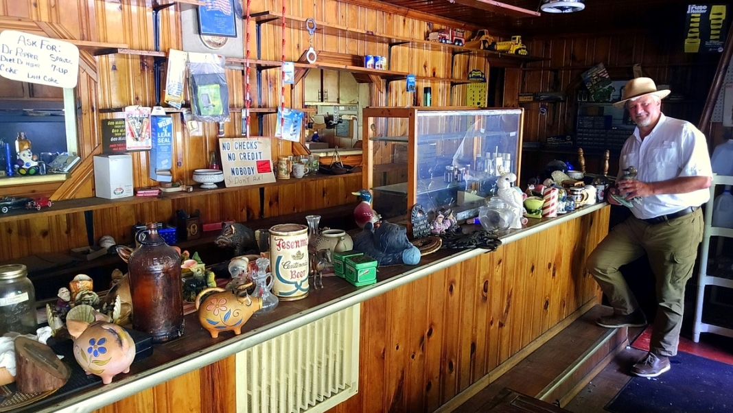 Retro store for sale Hatfield McCoy Retro store for sale near the Hatfield McCoy Trails